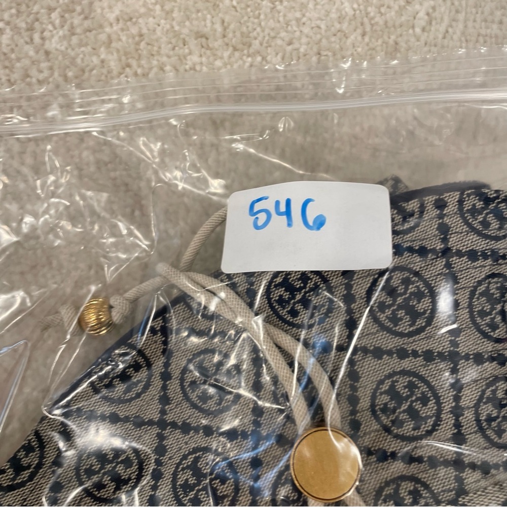 TORY BURCH Women's T Monogram Reversible Bucket Hat - Picture 9 of 9